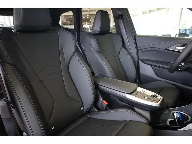 BMW X1 xDrive25e 2025 Hybride Benzine 8