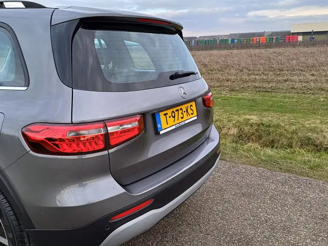 Mercedes-Benz GLB 200 Premium Plus 2022 Benzine 12