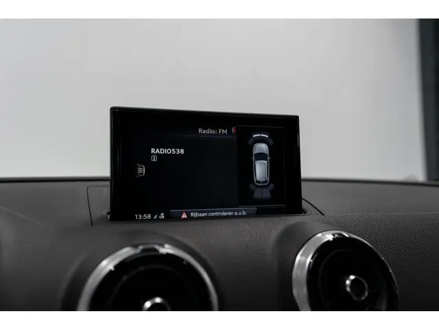 Audi S3 2.0 TFSI S3 quattro Pano B&O Camera 2017 Benzine 32