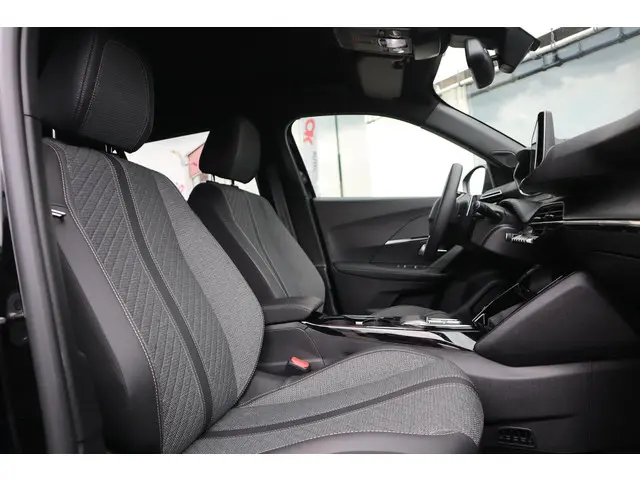 Peugeot 2008 1.2 HYBRID 136 GT 2024 Hybride Benzine 26