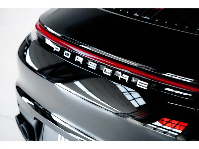Porsche 911 Carrera Cabriolet 2020 Benzine 10
