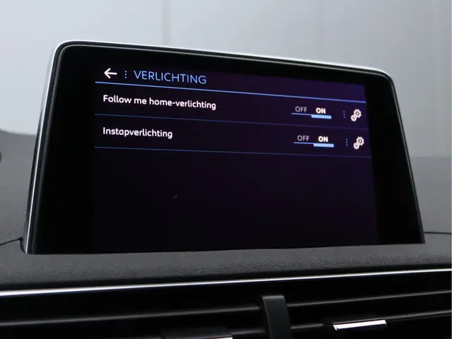 Peugeot 3008 1.2 PureTech Allure 2019 Benzine 38