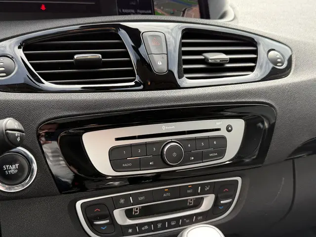 Renault Scénic 2.0 Bose 2014 Benzine 23