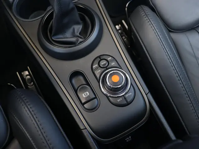 MINI Countryman Cooper S E ALL4 2021 Hybride Benzine 16