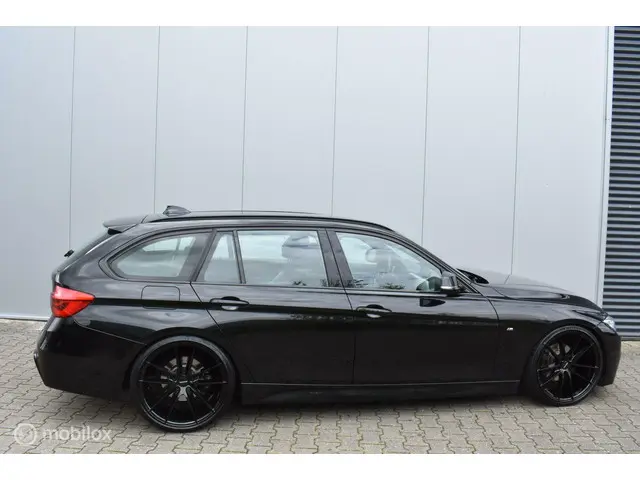 BMW 3 Serie Touring 320i Corporate Lease 2018 Benzine 4