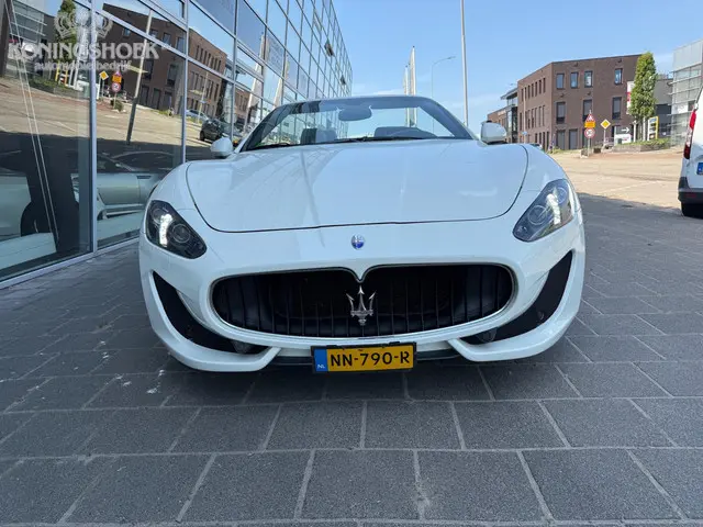 Maserati GranCabrio 4.7 Sport 2014 Benzine 2