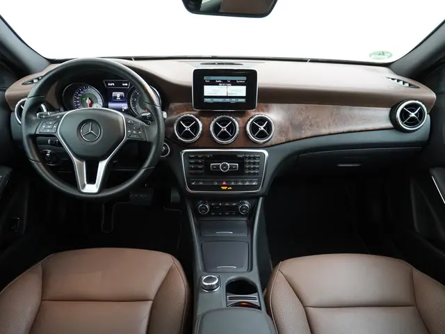 Mercedes-Benz GLA 250 4MATIC 2015 Benzine 19