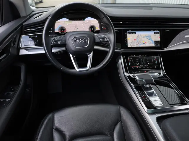 Audi Q8 55 eTFSI Quattro 2022 Benzine 36