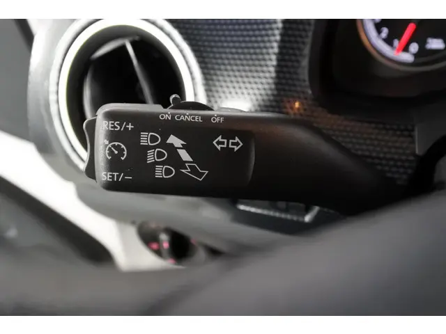 Volkswagen up! 1.0 BMT move up! 2019 Benzine 16
