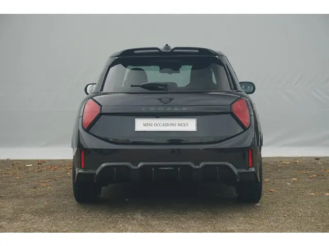 MINI 5-Deurs Cooper 2024 Benzine 4