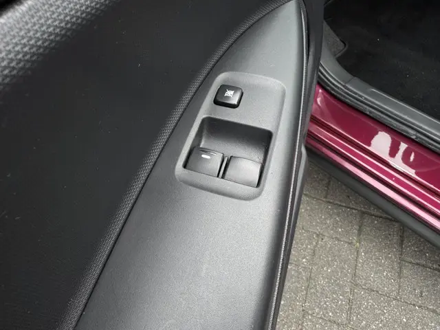 Mitsubishi Space Star 1.2 Connect+ 2024 Benzine 23