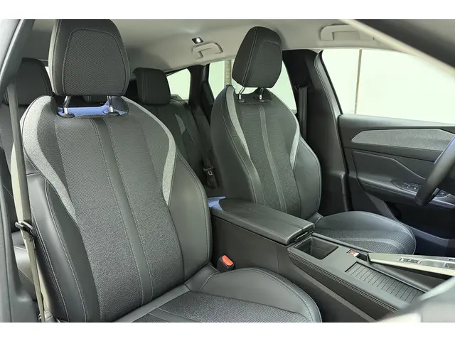 Peugeot 308 SW 1.2 PureTech Allure 2024 Benzine 15