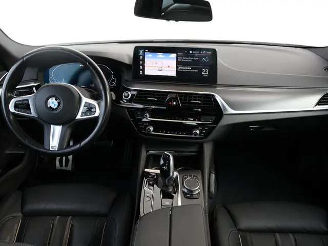 BMW 5 Serie 530e High Executive 2021 Hybride Benzine 12