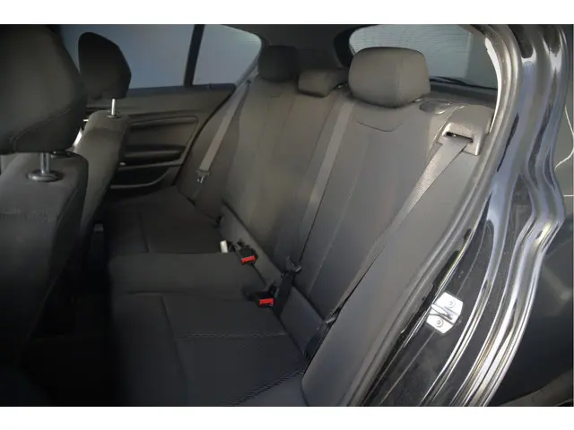 BMW 1 Serie 116i Sport 2015 Benzine 23