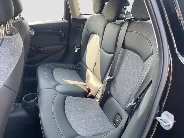 MINI One Mini 1.5 5d Yours 2021 Benzine 24