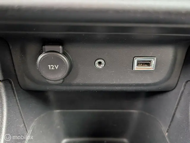 Citroën C3 1.2 PureTech Feel 2016 Benzine 24