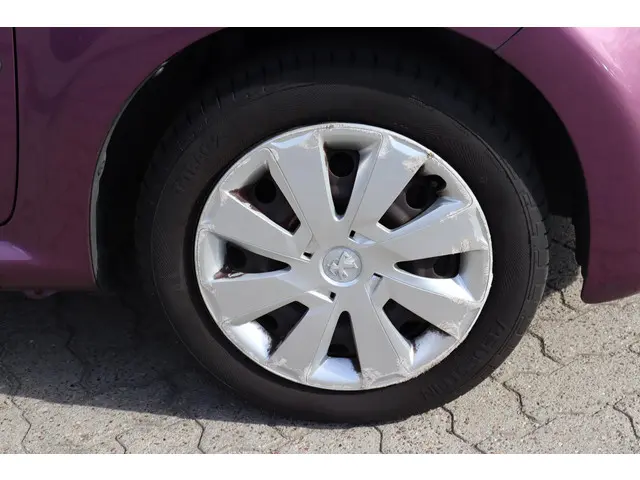 Peugeot 107 1.0 Active 2012 Benzine 13