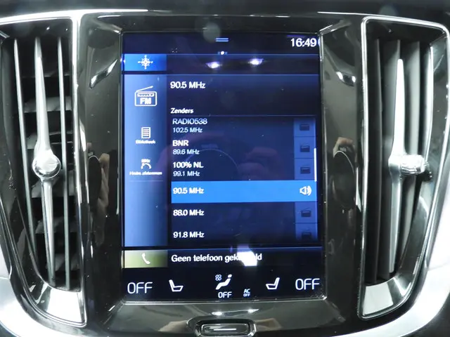 Volvo V60 2.0 B4 MHEV diesel R-Design 2021 Diesel 24