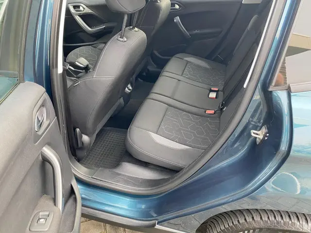 Peugeot 2008 1.2 PureTech Active 2017 Benzine 14