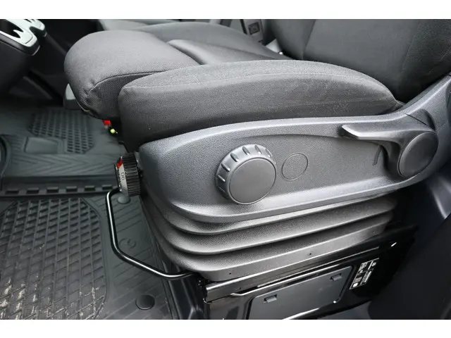 Mercedes-Benz Sprinter 317 CDI L2H2 Pro 2024 Diesel 18