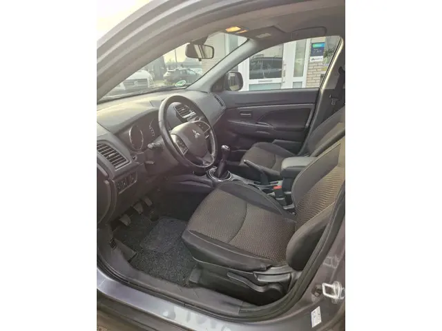 Mitsubishi ASX 1.6 Cleartec Invite+ 2014 Benzine 8