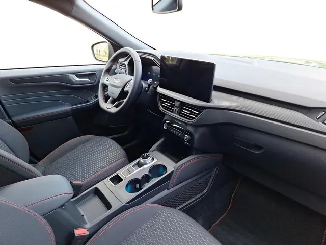 Ford Kuga 2.5 PHEV ST-Line 2025 Hybride Benzine 8