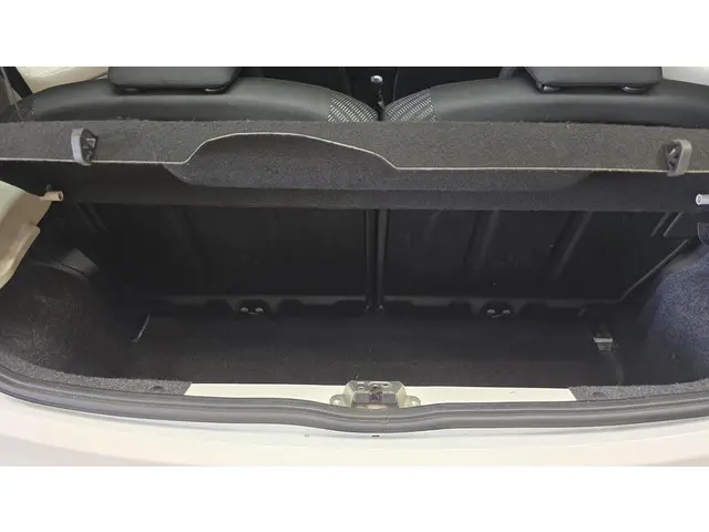 Peugeot 107 1.0 Active 2012 Benzine 9