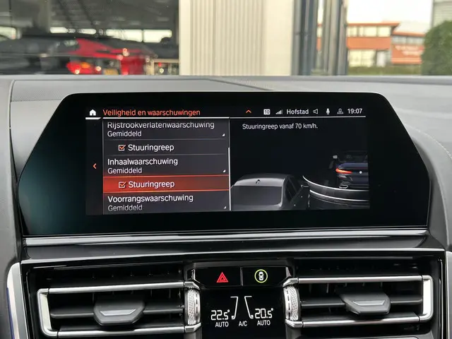 BMW 8 Serie 840i xDrive High Executive 2021 Benzine 73