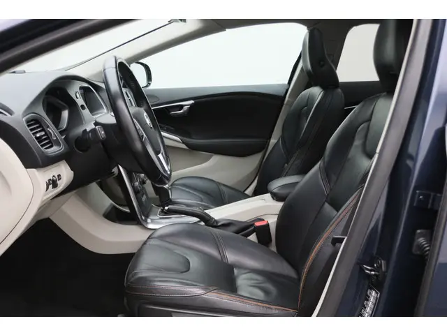 Volvo V40 Cross Country 1.6 T4 Summum 2013 Benzine 12
