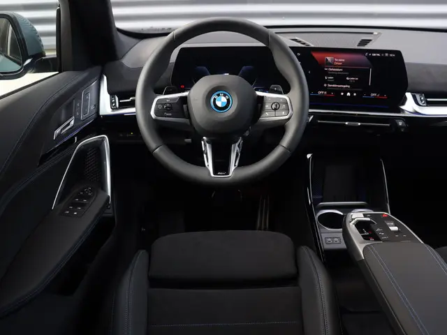 BMW X1 xDrive25e 2025 Hybride Benzine 9