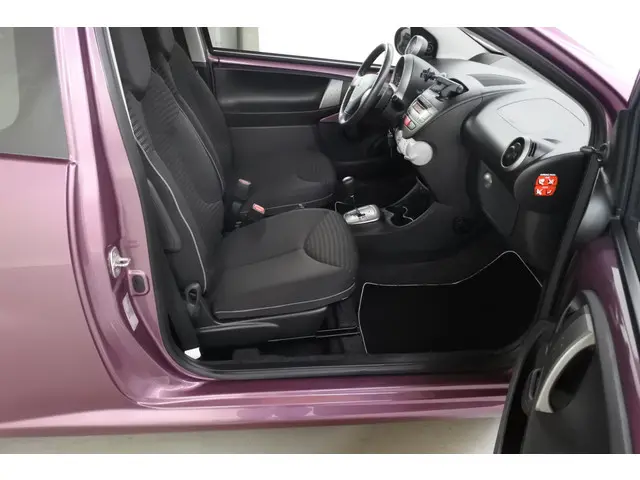 Peugeot 107 1.0 Automaat Active Premium 2014 Benzine 6