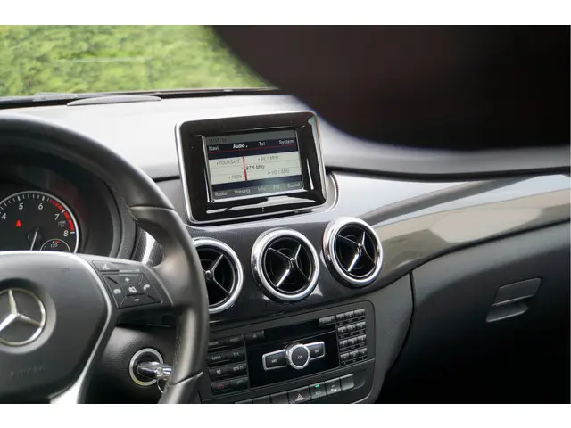Mercedes-Benz B-Klasse B 180 Ambition 2014 Benzine 37