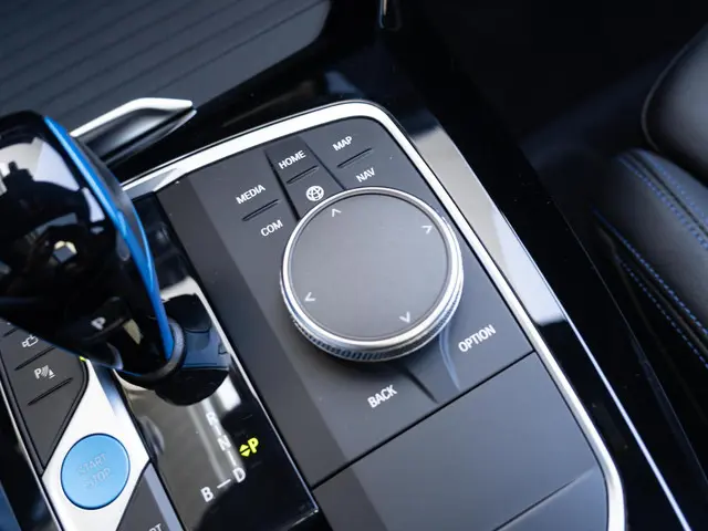 BMW iX3 High Executive 80 kWh 2022 Elektrisch 32