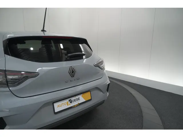 Renault Clio TCe 90 Evolution 2024 Benzine 27