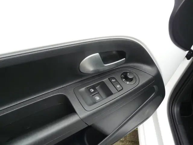 Volkswagen up! 1.0 BMT high up! 2019 Benzine 13