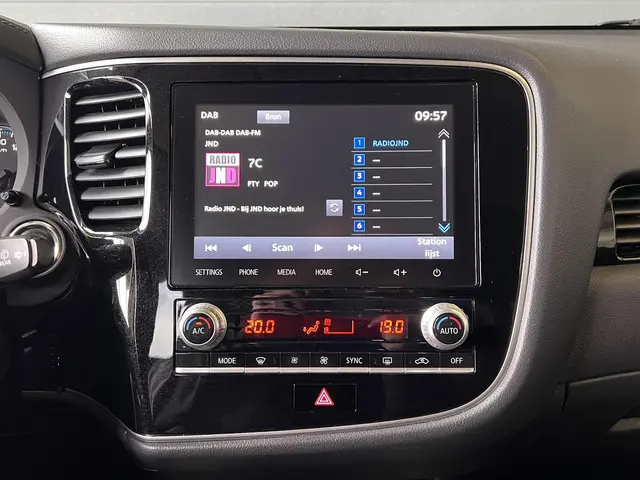 Mitsubishi Outlander 2.4 PHEV Pure+ 2020 Hybride Benzine 14