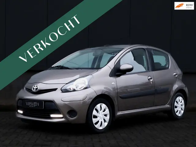 Toyota Aygo 1.0 VVT-i AUTOMAAT! 64.000km NAP! 2013 Benzine