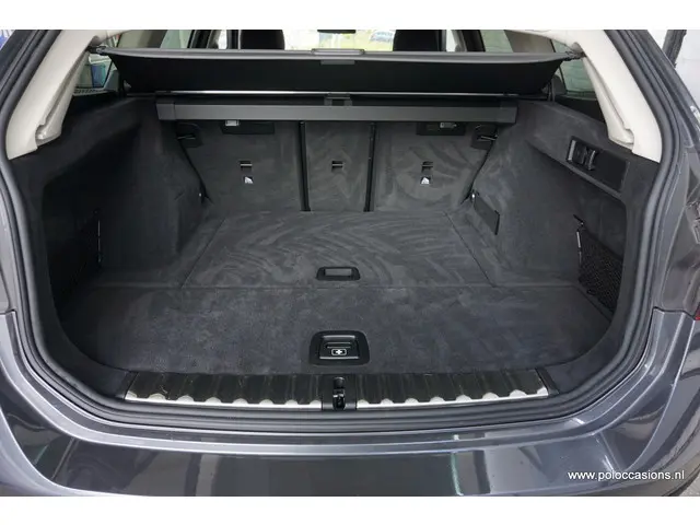 BMW 3 Serie Touring 320i 2020 Benzine 27