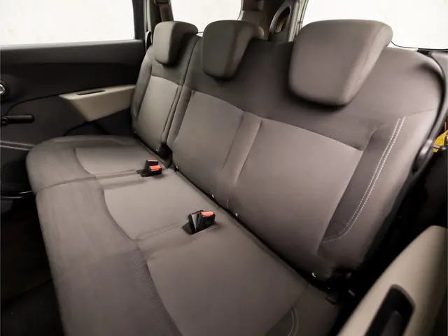 Dacia Lodgy 1.2 TCe Lauréate Sport 2013 Benzine 14