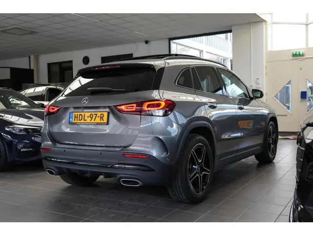 Mercedes-Benz GLA 250 AMG Line 2023 Benzine 6