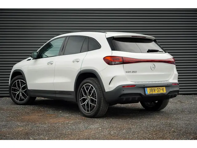 Mercedes-Benz EQA 250+ AMG Line 71 kWh 2024 Elektrisch 13