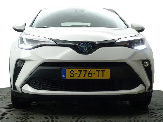 Toyota C-HR 1.8 Hybrid Dynamic Aut- 2023 Hybride Benzine 24