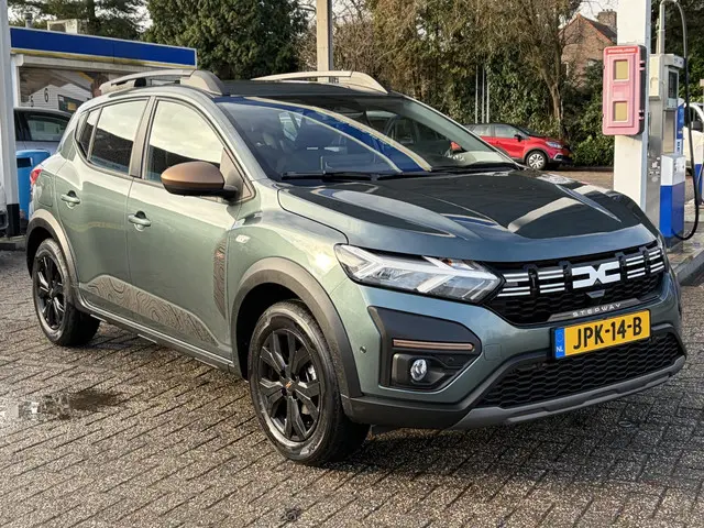Dacia Sandero Stepway 1.1 TCe 110 Extreme 2024 Benzine 12