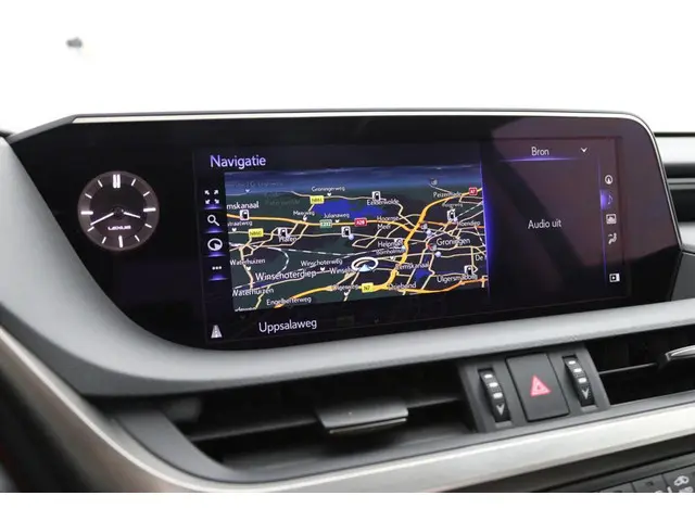 Lexus ES 300h Preference Line 2021 Hybride Benzine 25