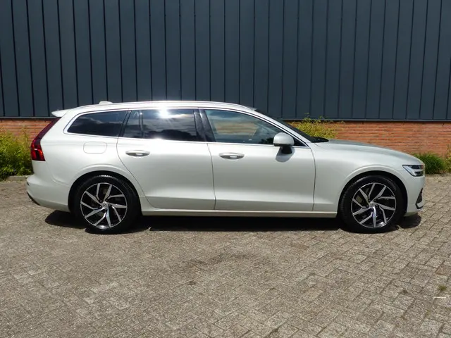 Volvo V60 T5 Momentum 2018 Benzine 4