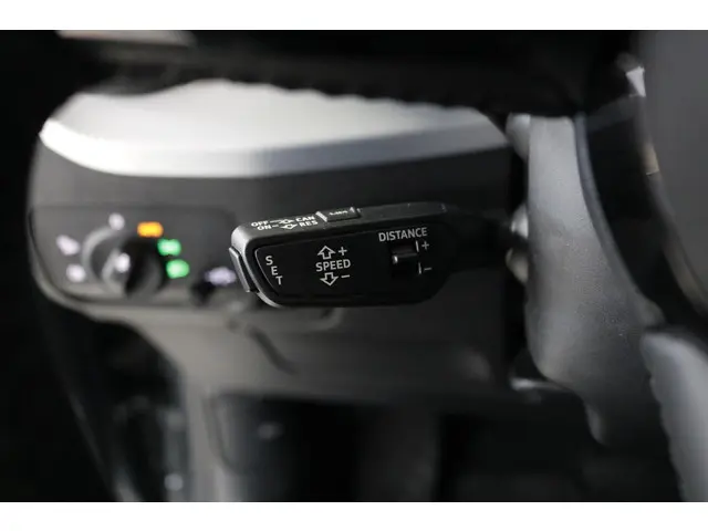 Audi Q2 35 TFSI CoD Sport 2019 Benzine 18