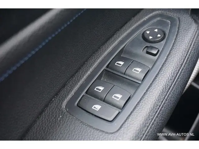 BMW 1 Serie 118i Centennial High Executive 2017 Benzine 18