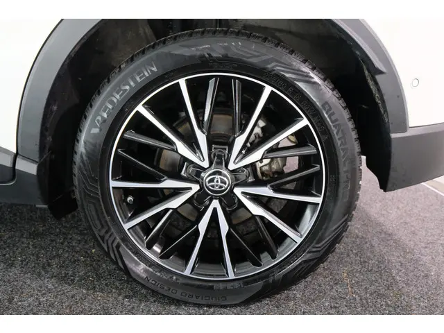 Toyota C-HR 1.8 Hybrid Executive 2018 Hybride Benzine 29