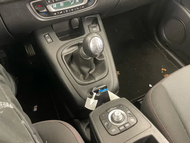 Renault Scénic 1.2 TCe Expression 2013 Benzine 13