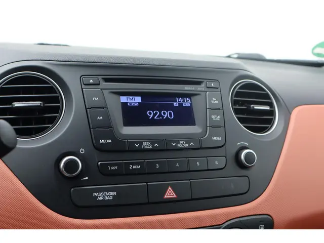 Hyundai i10 1.0i i-Motion Comfort 2016 Benzine 10